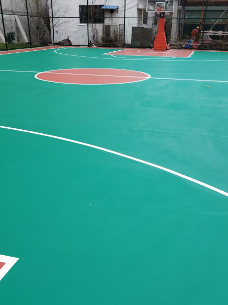 阜沙镇 球场长期使用易出现地面开裂
